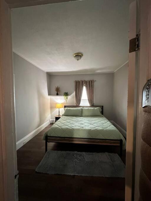 Spacious And Cozy- Near T-Station-Quiet Neighborhood! Malden Exterior photo